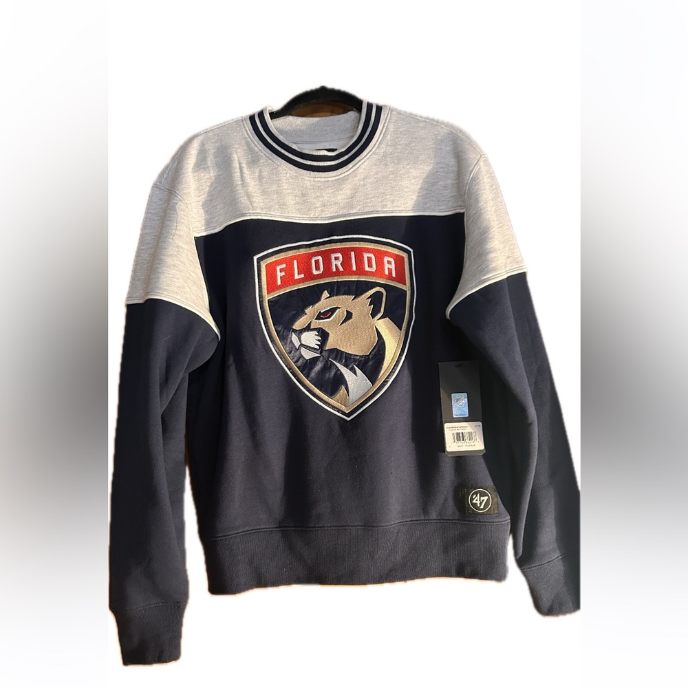 NWT, 47 Florida Panthers Navy and Gray Sweatshirt
Woman size small. Large logo